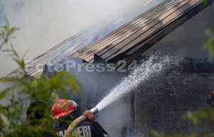 incendiu Costesti-fotopress24.ro-Mihai Neacsu (20)