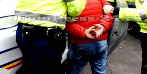 barbati-retinuti-politie-pentru-furt-fotopress-24ro-3