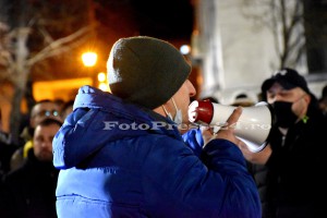 Noi-proteste-anti-mască-și-anti-restricțîi-în-centrul-orașului-Pitești