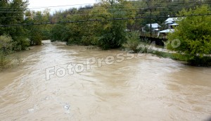inundatie_pod brosteni_costesti si stirci. (13)