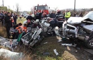 fotopress24  Mihai Neacsu accident 6 victime pod brosteni (1)