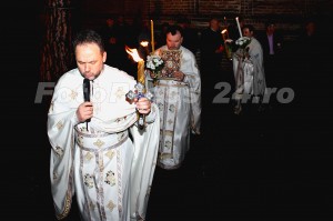 Sfânta Lumină a Învierii ! la Pitesti-foto-Mihai Neacsu (1)