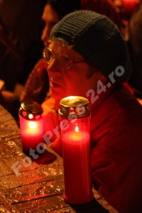 Sfânta Lumină a Învierii ! la Pitesti-foto-Mihai Neacsu (18)