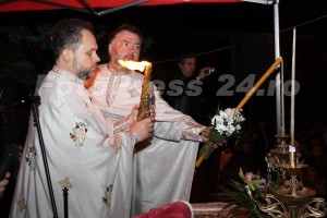 Sfânta Lumină a Învierii ! la Pitesti-foto-Mihai Neacsu (2)