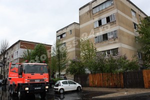 incendiu apartament Razboieni-foto-Mihai Neacsu