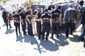 politist_argesean_imormintat_FotoPress24.ro-Mihai Neacsu  (22)