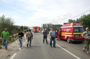 incendiu microbus-FotoPress24.ro-Mihai Neacsu  (1)