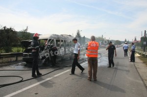 incendiu microbus-FotoPress24.ro-Mihai Neacsu  (4)
