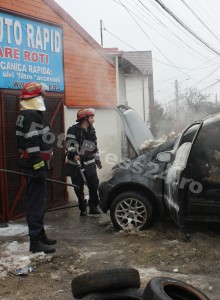 incendiu auto Geamana-Bradu-foto-Mihai Neacsu (1)