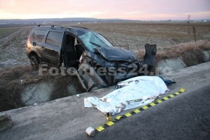 accident mortal giratoriu Mioveni-foto-Mihai Neacsu (4)