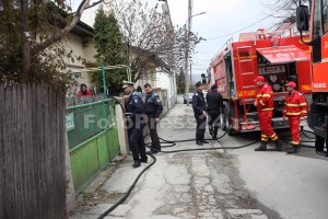 incendiu str.Cozia -FotoPress24.ro-Mihai Neacsu   (3)