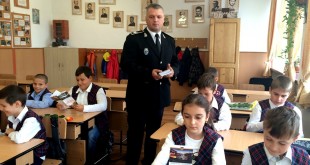Politia Locala Pitesti -educatie rutiera la scoala Mircea Eliade  (2)