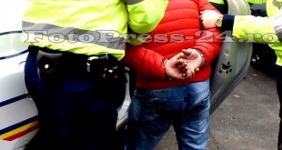 barbati-retinuti-politie-pentru-furt-fotopress-24ro-3