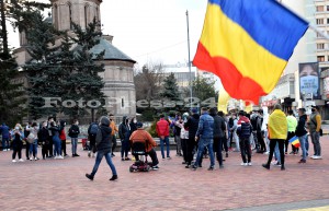 Noi proteste anti-mască și anti-restricțîi în centrul orașului Pitești (12)