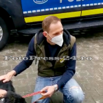 Câine fără adăpost, tăiat cu un cuțit la gât de un grup de copii (10)