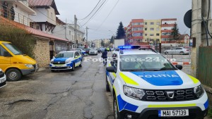 Nuntă oprită de polițiști,jandarmi și mascați în Trivale (3)