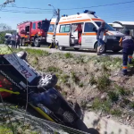  Autoturism răsturnat în șanț în localitatea Valea Mare Pravăț (4)
