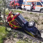  Autoturism răsturnat în șanț în localitatea Valea Mare Pravăț (5)