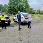 Un bărbat a stat întins pe calea ferată a fost salvat de poliţiştii locali (1)