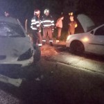 Accident cu două mașini pe raza localității Poiana Lacului (2)