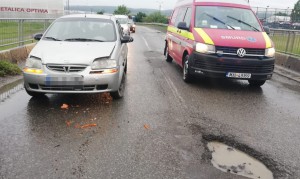 Accident rutier cu două autoturisme implicate în zona Bemo (2)