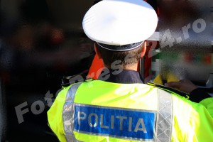 Poliţist trimis în judecată pentru corupţie