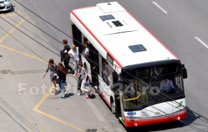Bărbat agresat în autobuz
