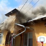 Incendiu la o casă, pe strada Buna-Vestire din comuna Bradu (1)