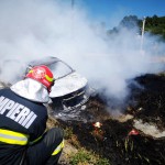 O maşină a luat foc într-un accident la Drăganu (1)