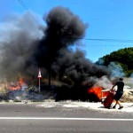 O-maşină-a-luat-foc-într-un-accident-la-Drăganu (1)