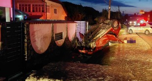 Un mort și doi răniți la Câmpulung - O mașînă s-a răsturnat și apoi a luat foc (1)