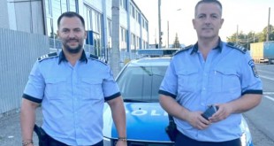 agentul șef adjunct Mihai Chiva și agentul șef Dragoș Chiliment, polițiști de ordine publică în cadrul Secției 2 Pitești