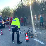 Biciclist spulberat de o masina pe DN73, în zona Piscani (6)