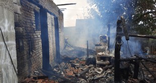 Incendiu violent într-o gospodărie din Hârtiești (1)
