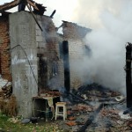 Incendiu violent într-o gospodărie din Hârtiești (5)