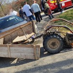 Utilaj agricol implicat într-un accident în localitatea Davidești (1)