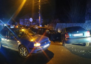 Accident rutier cu 3 mașini produs în comuna Valea Mare Pravat