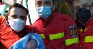 O femeie a născut într-o ambulanță SMURD (2)