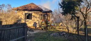 Incendiu casă  Câmpulung (3)