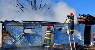Incendiu la o casă batranească din localitatea Negrași (1)