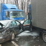 Coliziune între 3 autoturisme pe DN 7 - Drăganu (4)