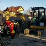 Persoană surprinsă sub un mal de pământ, în cartierul Trivale (5)