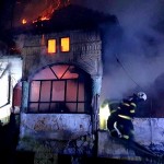 Pompierii l-au scos din casa cuprinsă de flăcări (5)