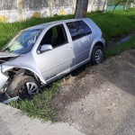  Autoturism intrat într-un cap de pod la Costești  (1)