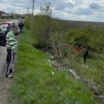 Autoturism răsturnat pe raza comunei Buzoiesti (1)
