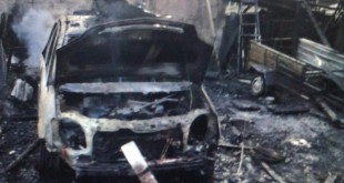 Locuinţe garaje şi maşini cuprinse de flăcări (2)
