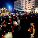 Mii de credincioși au venit să ia Lumina Sfântă a Învierii de la Catedrala Sf. Gheorghe din Pitești (3)