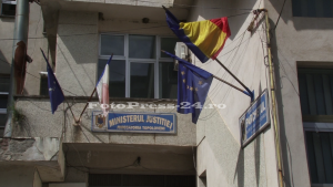 Primarul comunei Călineşti a fost pus sub control judiciar (7)
