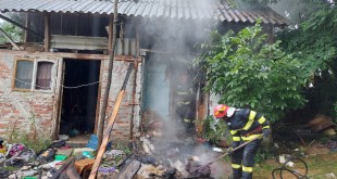 Incendiu la o casă bătrânească din comună Mihăeșt (2)