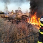 Incendiu la rezidurile scurse dintr-o conductă Popești (6)